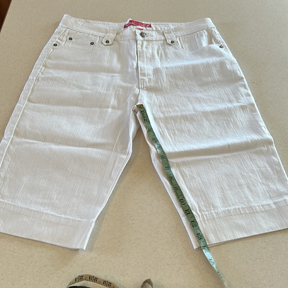 Cos Jeans NWOT Cool White Women's Embellished Bermuda Shorts Size 14 🤍 - Picture 3 of 12
